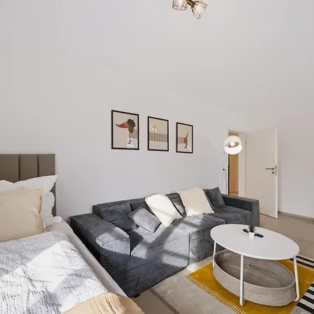 Apartamento Freshimmo - Zentral, Balkon, 3 Zimmer, Fusslaeufig Zum Bahnhof, Saniert Und Modern Ludwigsburg